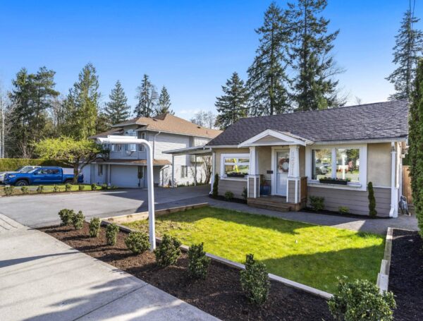 For Sale: 12074 232 Street, Maple Ridge, BC