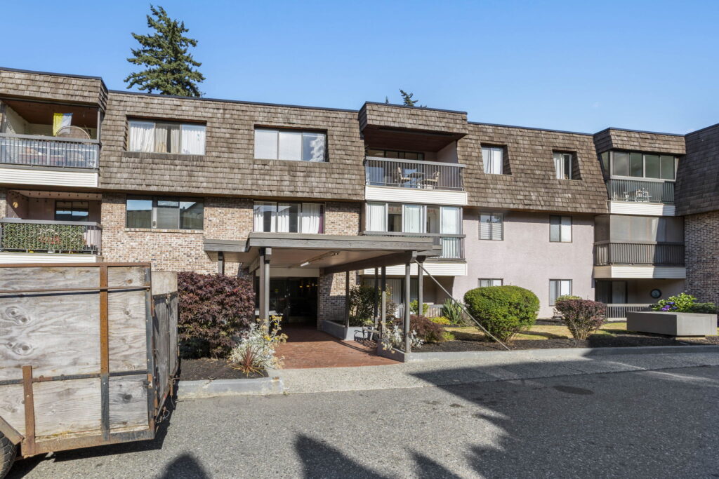 1-web-or-mls-Photo-1