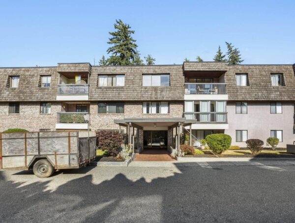 For Sale: 116 32175 Old Yale Road, Abbotsford, BC