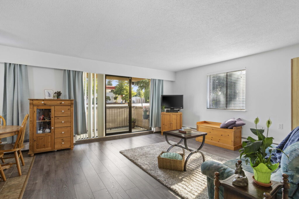 7-web-or-mls-Photo-7