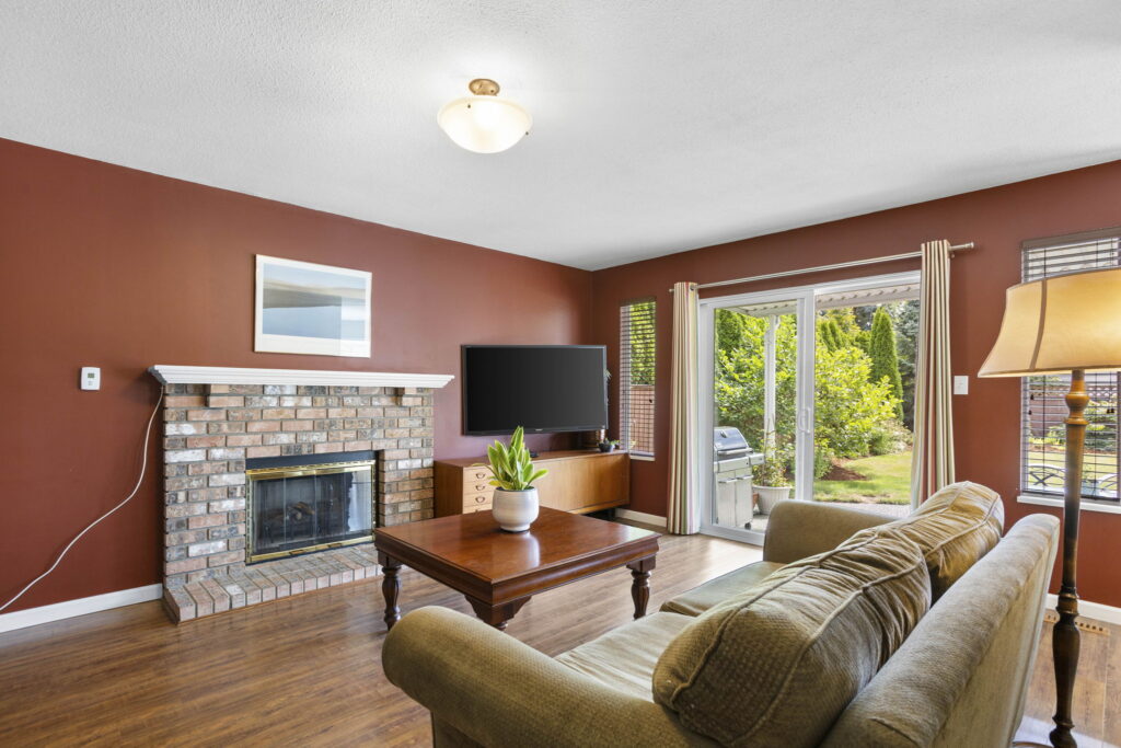 22-web-or-mls-Photo-22 (4)