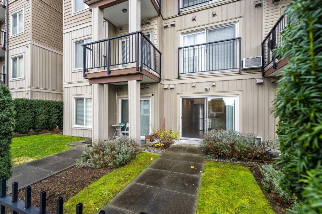 25-web-or-mls-Photo-25 (1)