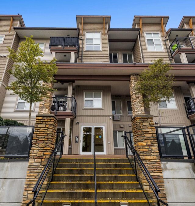 For Sale: 106 20175 53 Avenue, Langley