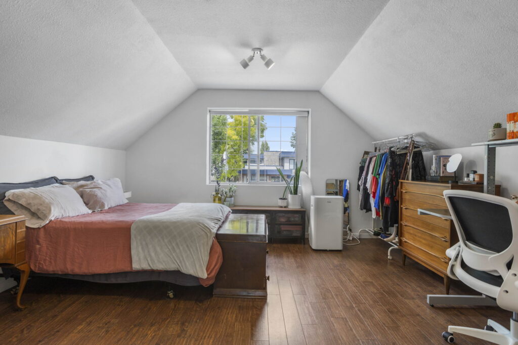 34-web-or-mls-Photo-34 (1)