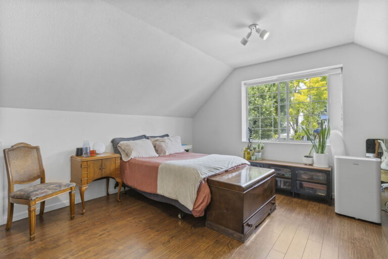 35-web-or-mls-Photo-35 (1)