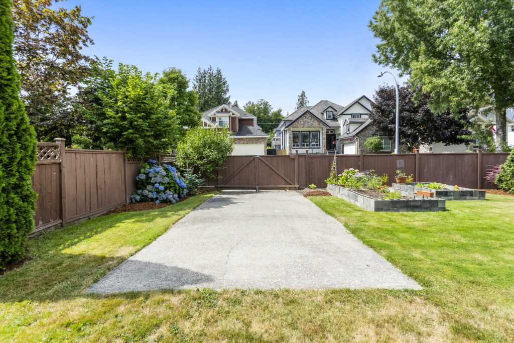 43-web-or-mls-Photo-43