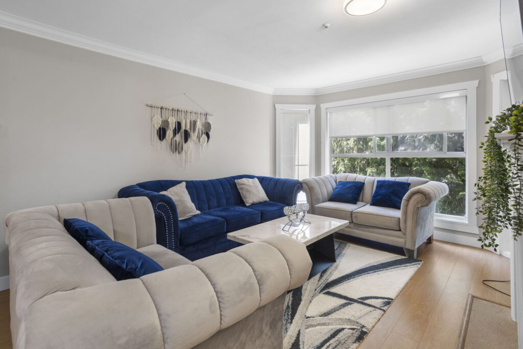 7-web-or-mls-Photo-7 (2)