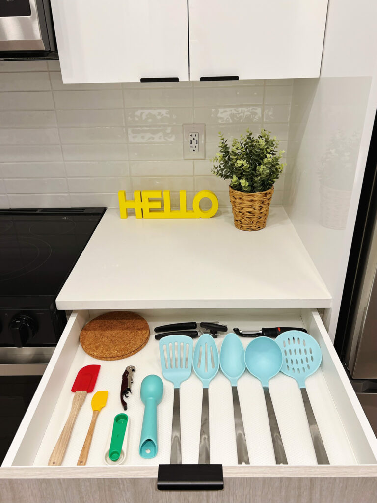 {"ARInfo":{"IsUseAR":false},"Version":"1.0.0","MakeupInfo":{"IsUseMakeup":false},"FaceliftInfo":{"IsChangeEyeLift":false,"IsChangeFacelift":false,"IsChangePostureLift":false,"IsChangeNose":false,"IsChangeFaceChin":false,"IsChangeMouth":false,"IsChangeThinFace":false},"BeautyInfo":{"SwitchMedicatedAcne":false,"IsAIBeauty":false,"IsBrightEyes":false,"IsSharpen":false,"IsOldBeauty":false,"IsReduceBlackEyes":false},"HandlerInfo":{"AppName":2},"FilterInfo":{"IsUseFilter":false}}