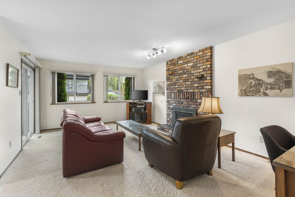 20-web-or-mls-Photo-20 (1)