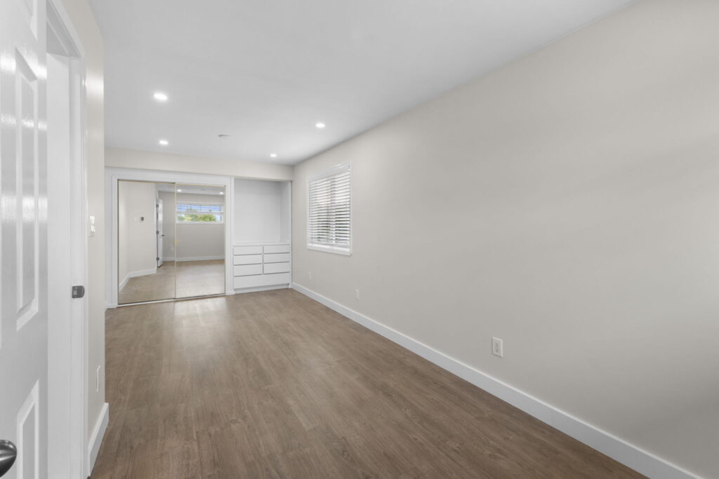 24-web-or-mls-Photo-24 (1)