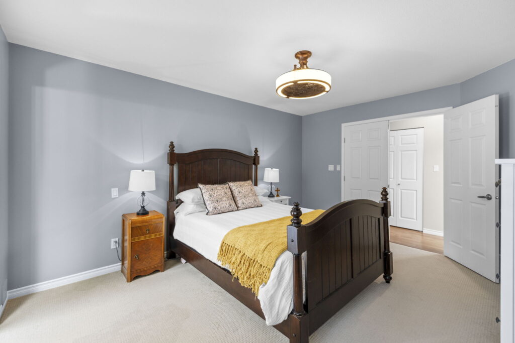 24-web-or-mls-Photo-24 (1)