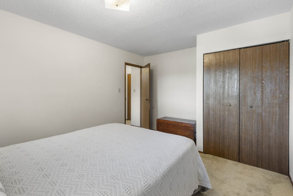 24-web-or-mls-Photo-24 (1)