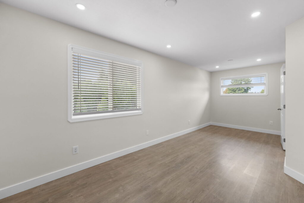 25-web-or-mls-Photo-25 (1)