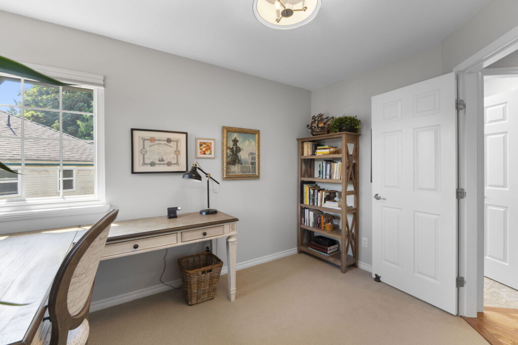 30-web-or-mls-Photo-30 (1)