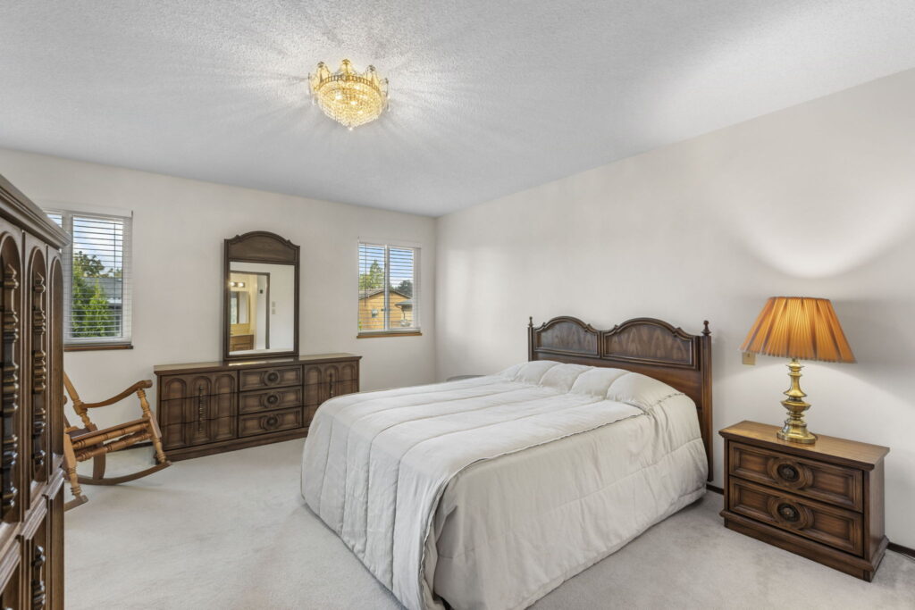 30-web-or-mls-Photo-30 (1)