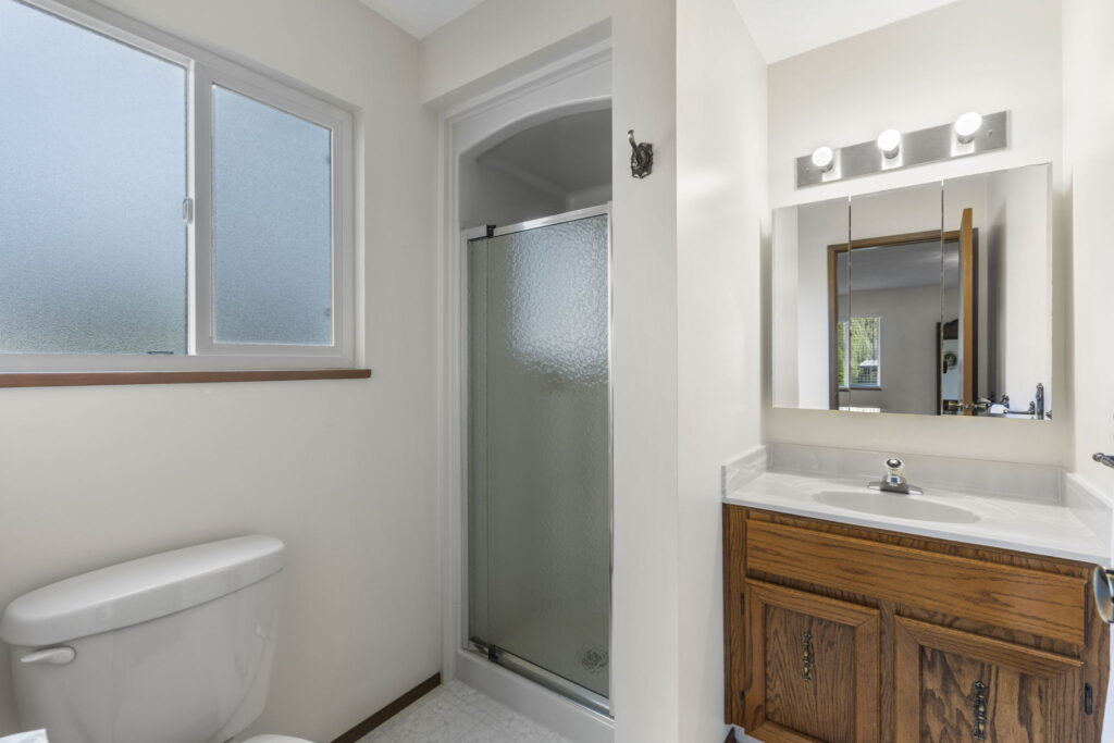 33-web-or-mls-Photo-33 (1)