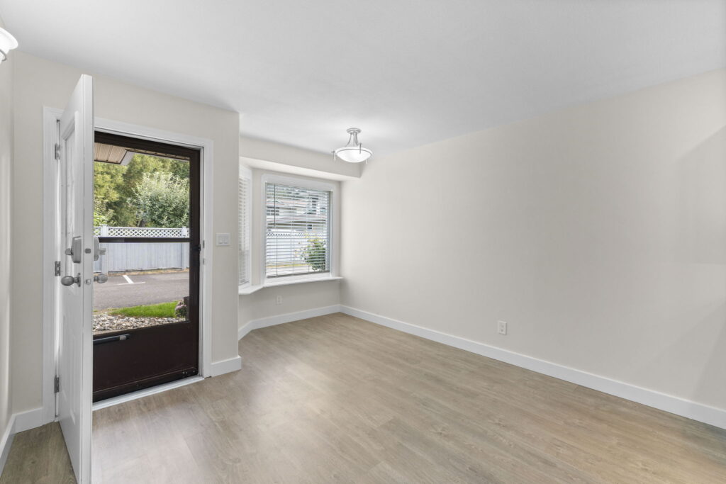 6-web-or-mls-Photo-6 (1)