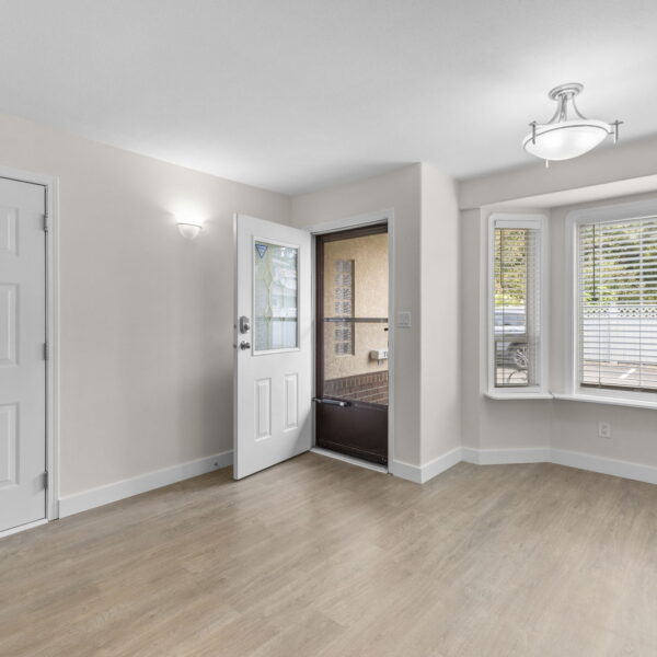 7-web-or-mls-Photo-7 (1)