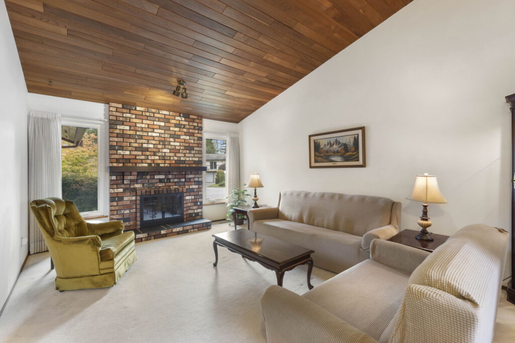 7-web-or-mls-Photo-7 (1)