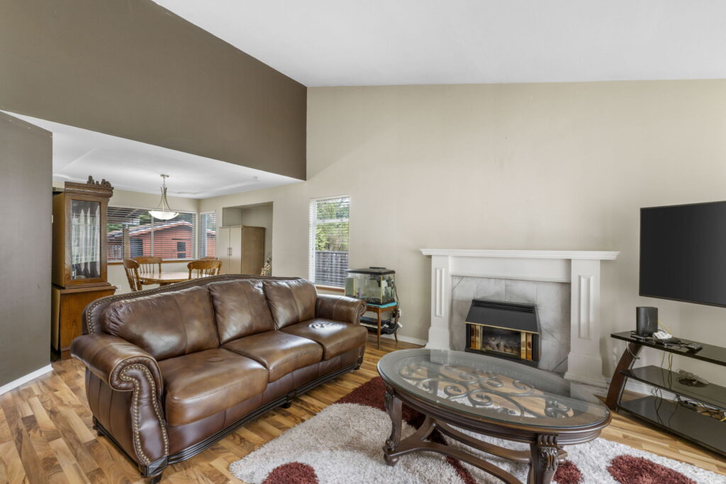 7-web-or-mls-Photo-7