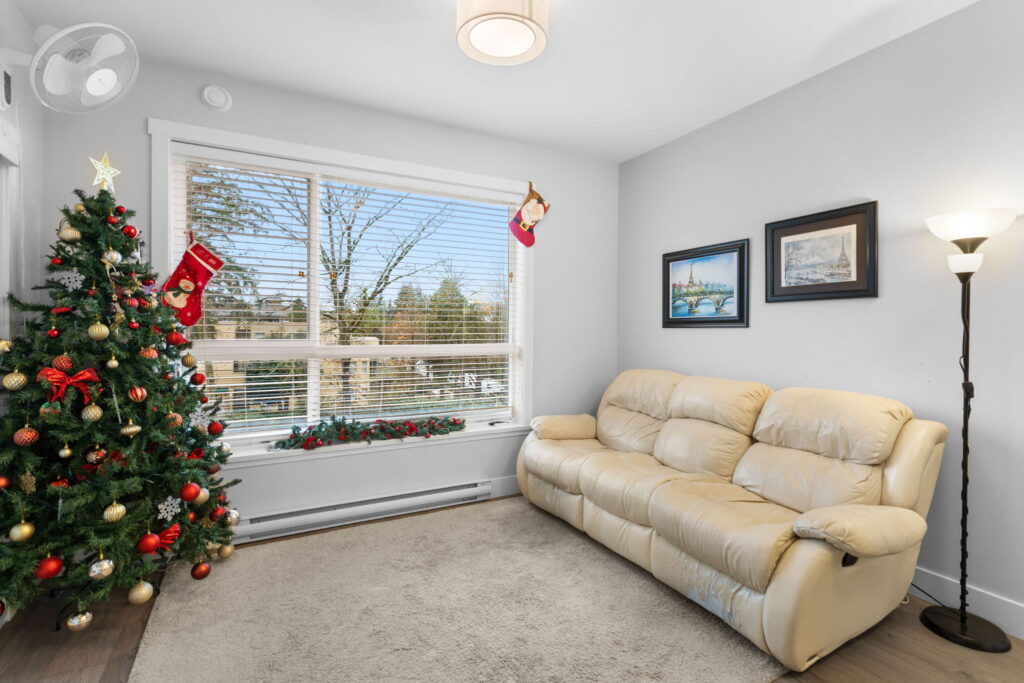 6-web-or-mls-Photo-6 (1)