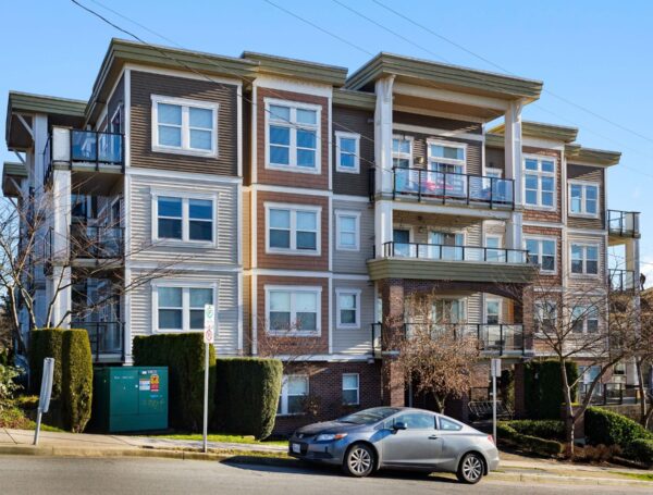 For Sale: 206 11580 223 Street, Maple Ridge, BC