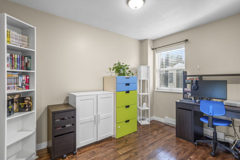 25-web-or-mls-Photo-25 (1)