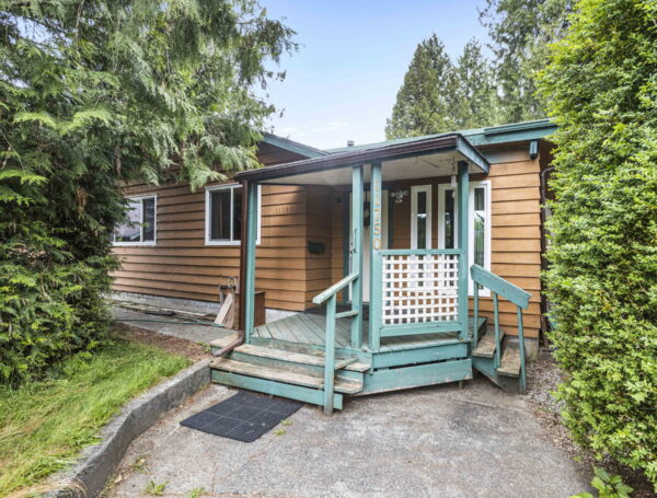 For Sale: 11750 Fraserview St. Maple Ridge, BC