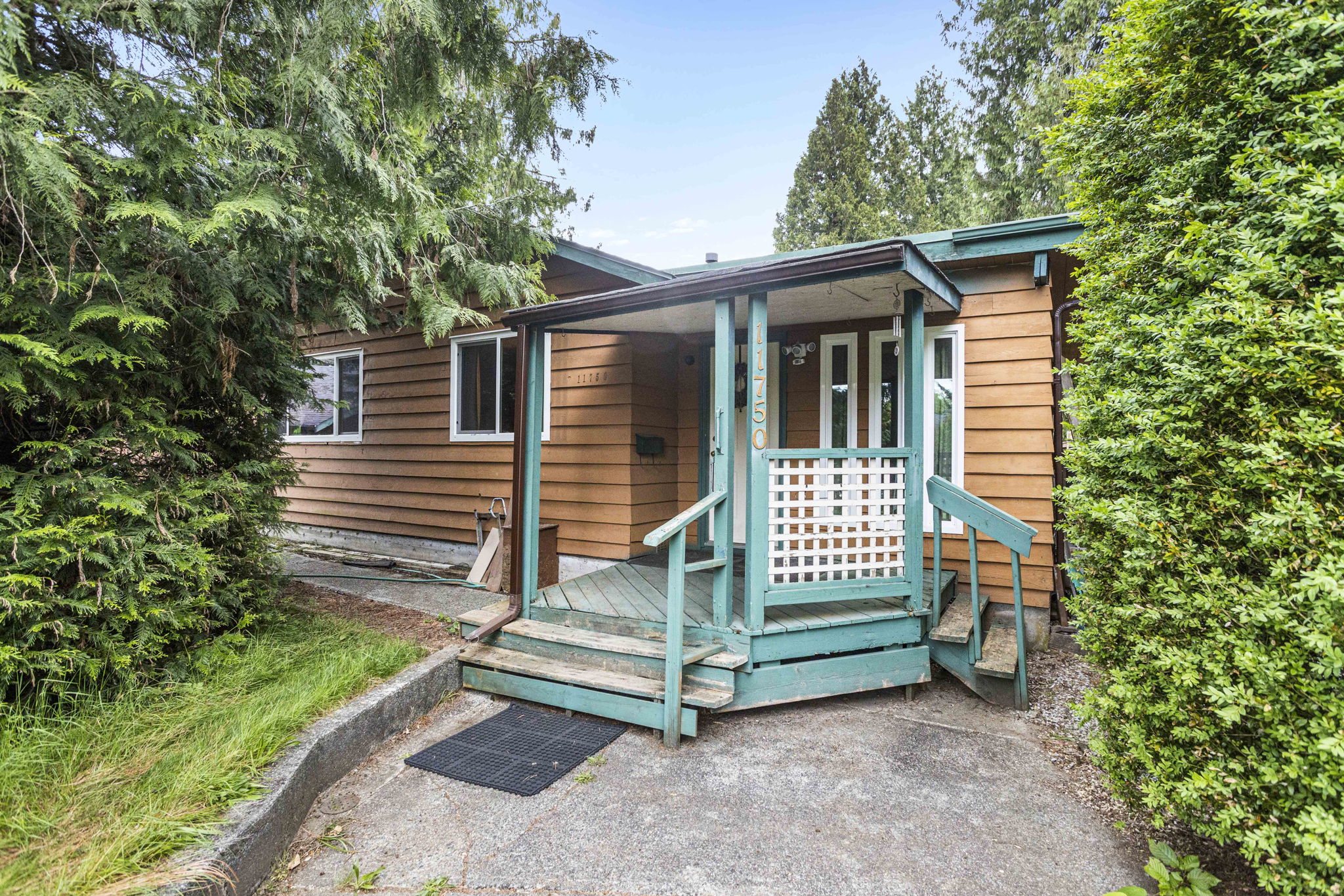 For Sale: 11750 Fraserview St. Maple Ridge, BC