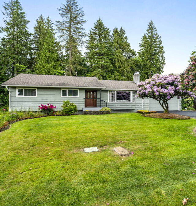 For Sale: 927 Selkirk Crescent, Coquitlam BC