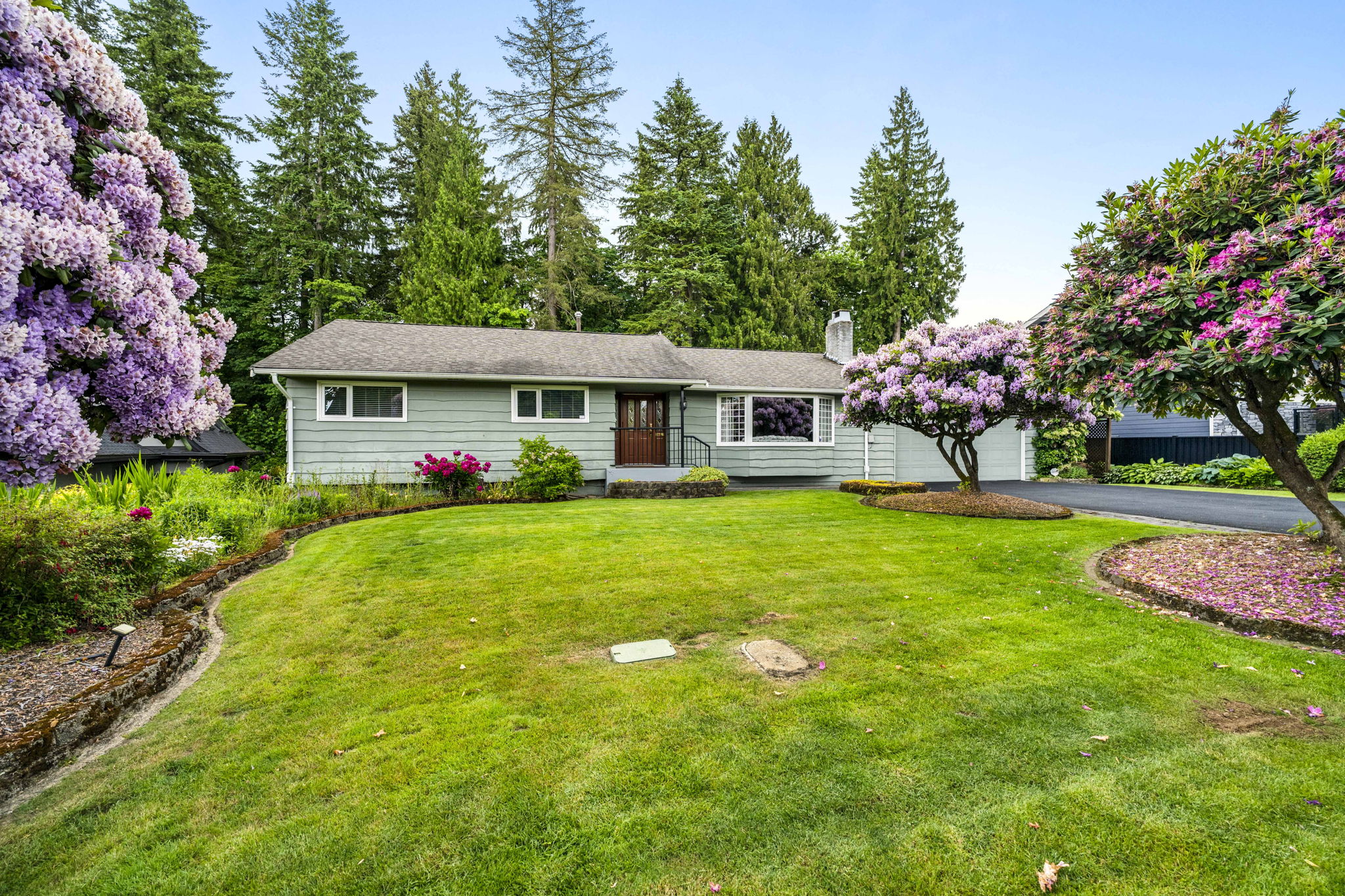 For Sale: 927 Selkirk Crescent, Coquitlam BC