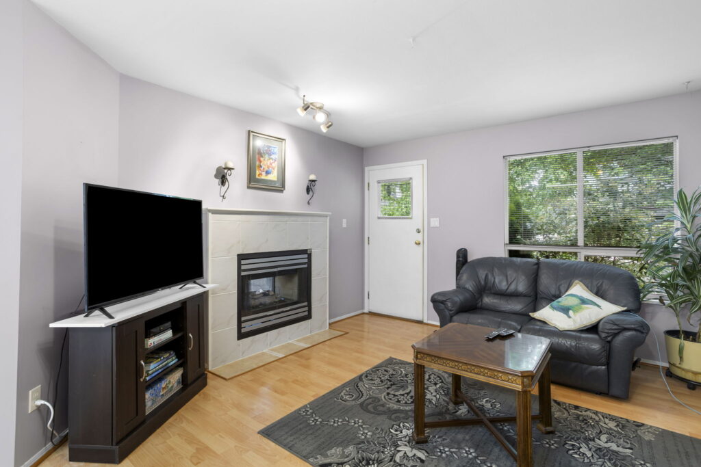 25-web-or-mls-Photo-25 (4)