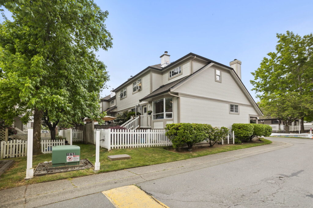 41-web-or-mls-Photo-41 (1)