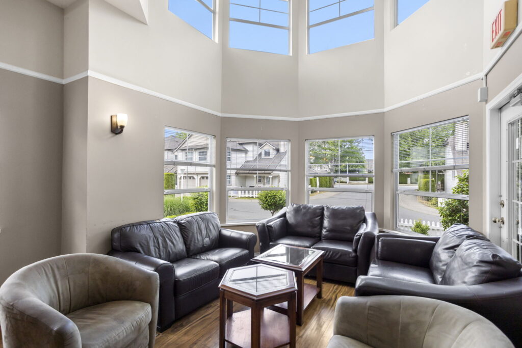 47-web-or-mls-Photo-47 (1)