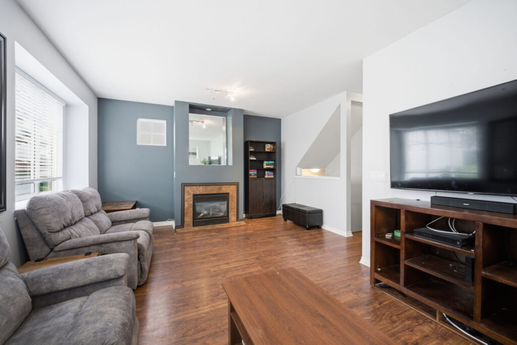 7-web-or-mls-Photo-7
